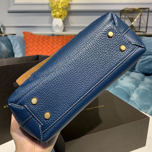 Bottega Veneta女包 純銅五金 寶緹嘉單肩女包 BV小號手提包 壓紋牛皮手拎包  gxz1070
